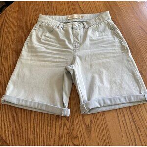 Soft Surroundings Women's Light Blue Denim Shorts M Relaxed Fit Rolled Cuffs